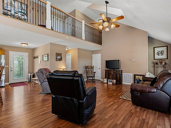 2nd image of 7104 Plano Rd