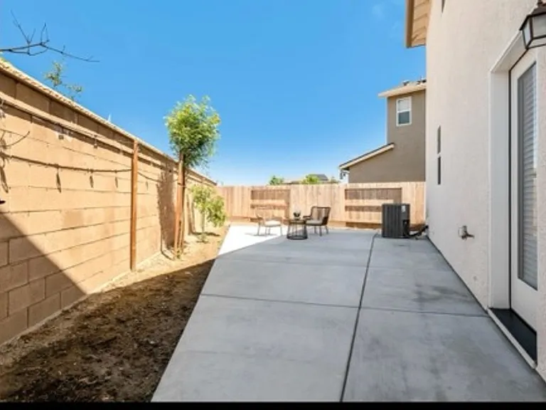 3049 N Dudley St — Photo 3
