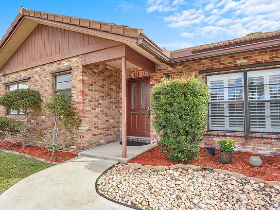 3rd image of 21946 White Pine Terrace