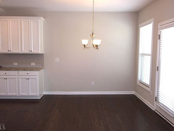 2nd image of 422 Montclair Ct