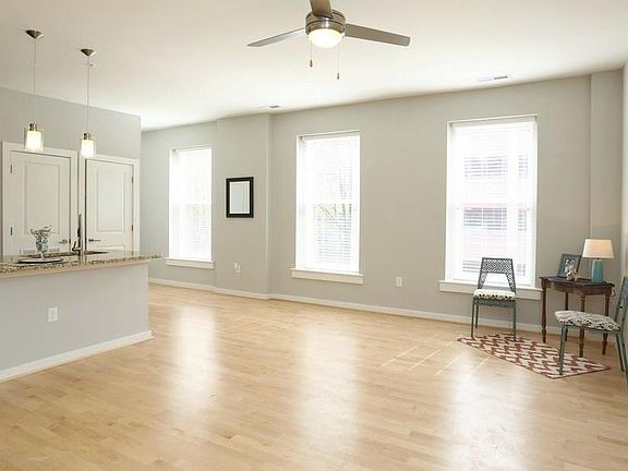 3rd image of 523 E Main St #1664178