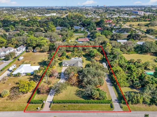 8218 S Elizabeth Avenue, Palm Beach Gardens, FL 33418