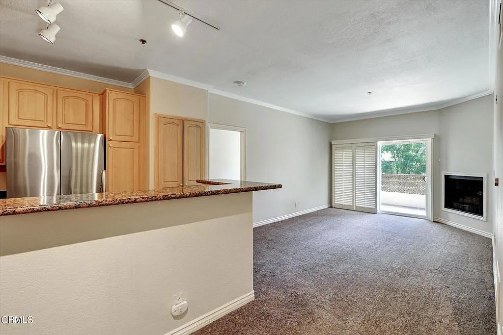 2 bed, 2.0 bath, 934 sqft, $3,500 — Photo 4