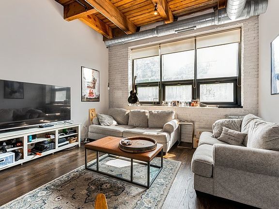 4th image of 1800 W Grace St #103
