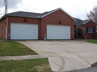 6030 Cobblestone Dr, Erie, PA 16509