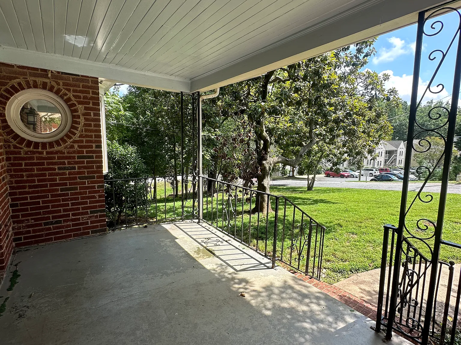 1629 Chippendale Rd — Photo 2