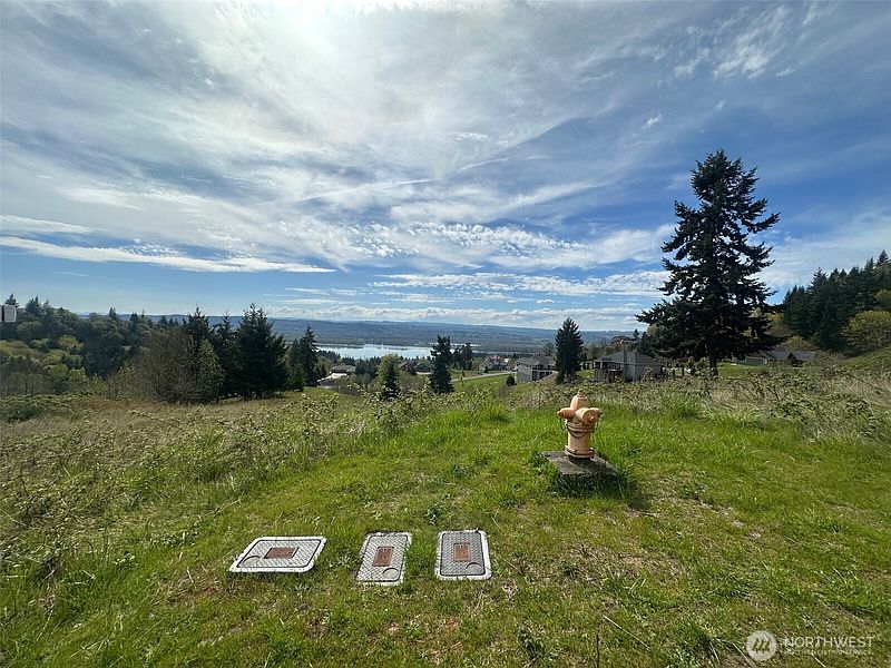 2nd image of 202 Windy River Road