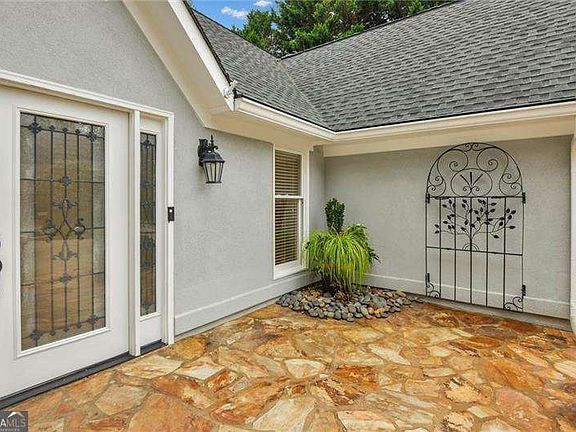 4th image of 469 Timberlea Lake Dr SE