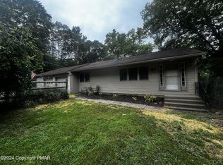 104 Pebble Ln, East Stroudsburg, PA 18302