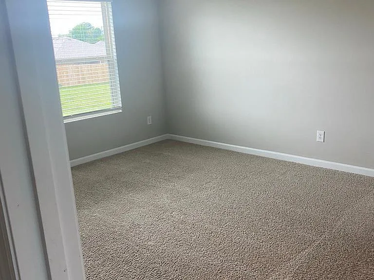 121 Rolling Green Dr — Photo 19