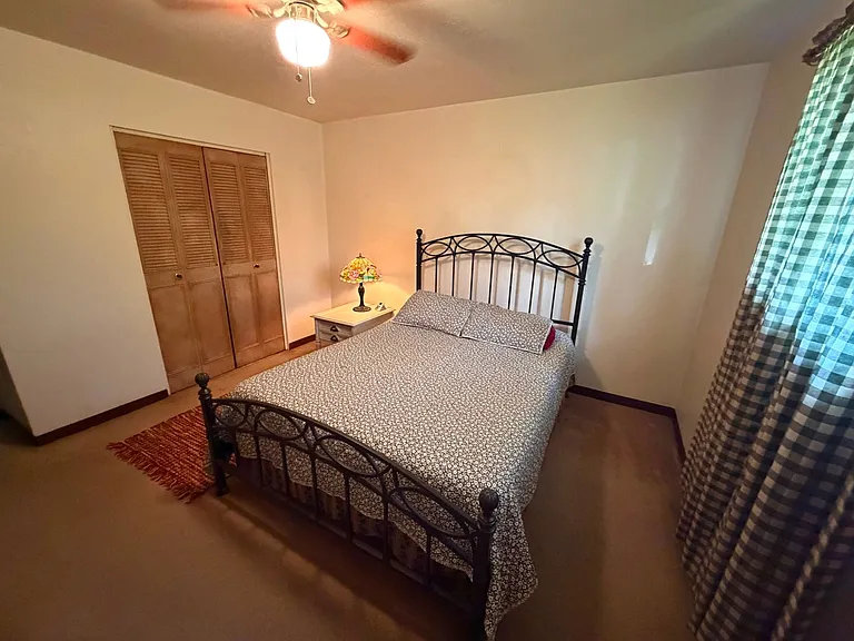 Regis Apartments — Photo 9