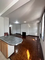 Rented by Aimee Grodanz, LREB