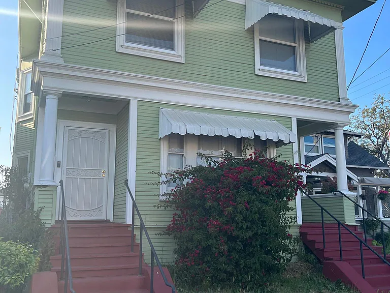 1941 24th Ave #1 — Photo 1