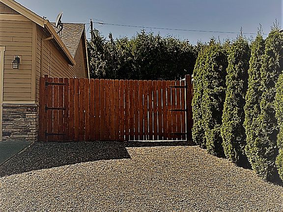 RV Gate w/Small Man Gate