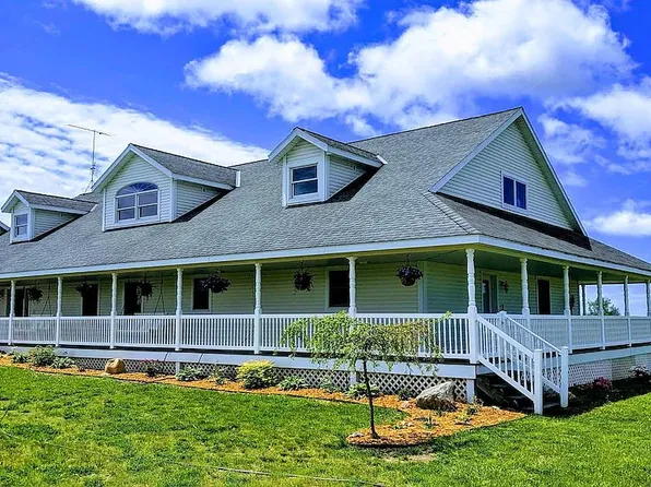 8580 Lakeview Rd, Alanson, MI 49706