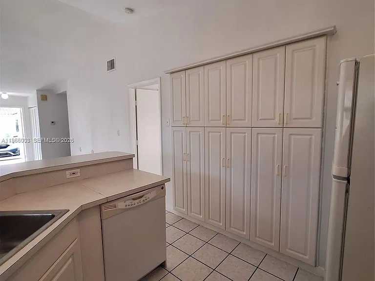 3214 San Remo Cir — Photo 9