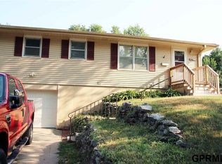 9411 Grand Ave, Omaha, NE 68134