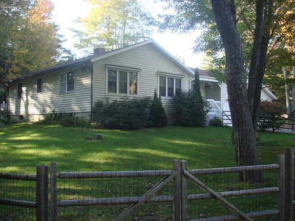 2nd image of 430 Wells Highland