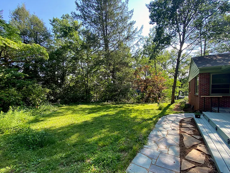 606 Fairview Rd — Photo 3