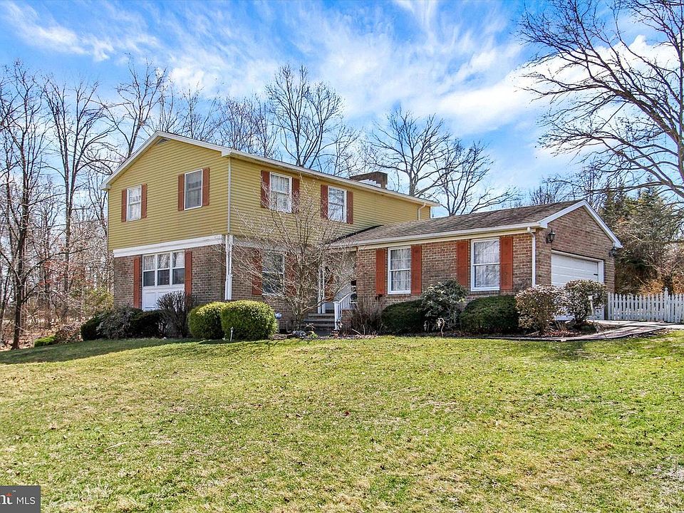 1st image of 443 Lake Meade Dr