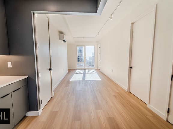 2nd image of 931 Carroll St #933