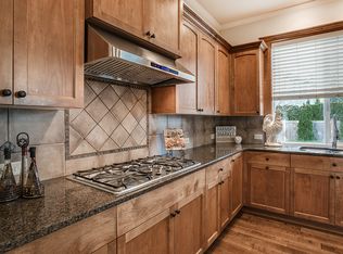 27126 SE 18th Pl, Sammamish, WA 98075