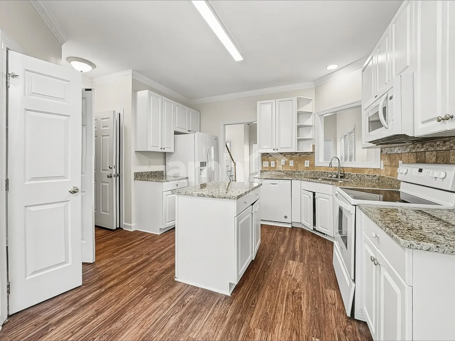 3 bed, 2.5 bath, 1622 sqft, $1,965 — Photo 4