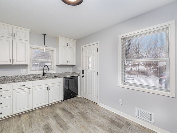 3rd image of 2153 Green Ave Unit 1