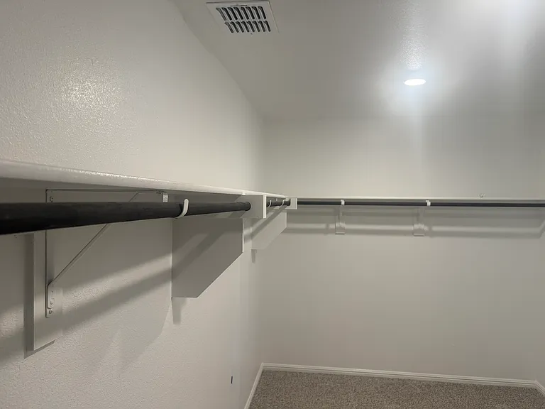 1353 Dillard Creek Dr — Photo 21