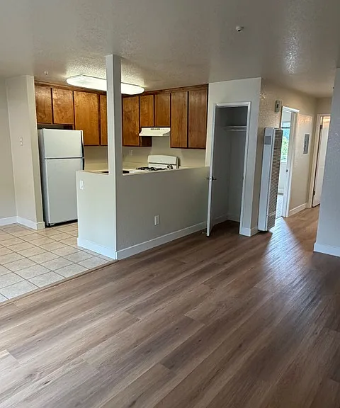 North Dutton Place Apartments — Photo 15