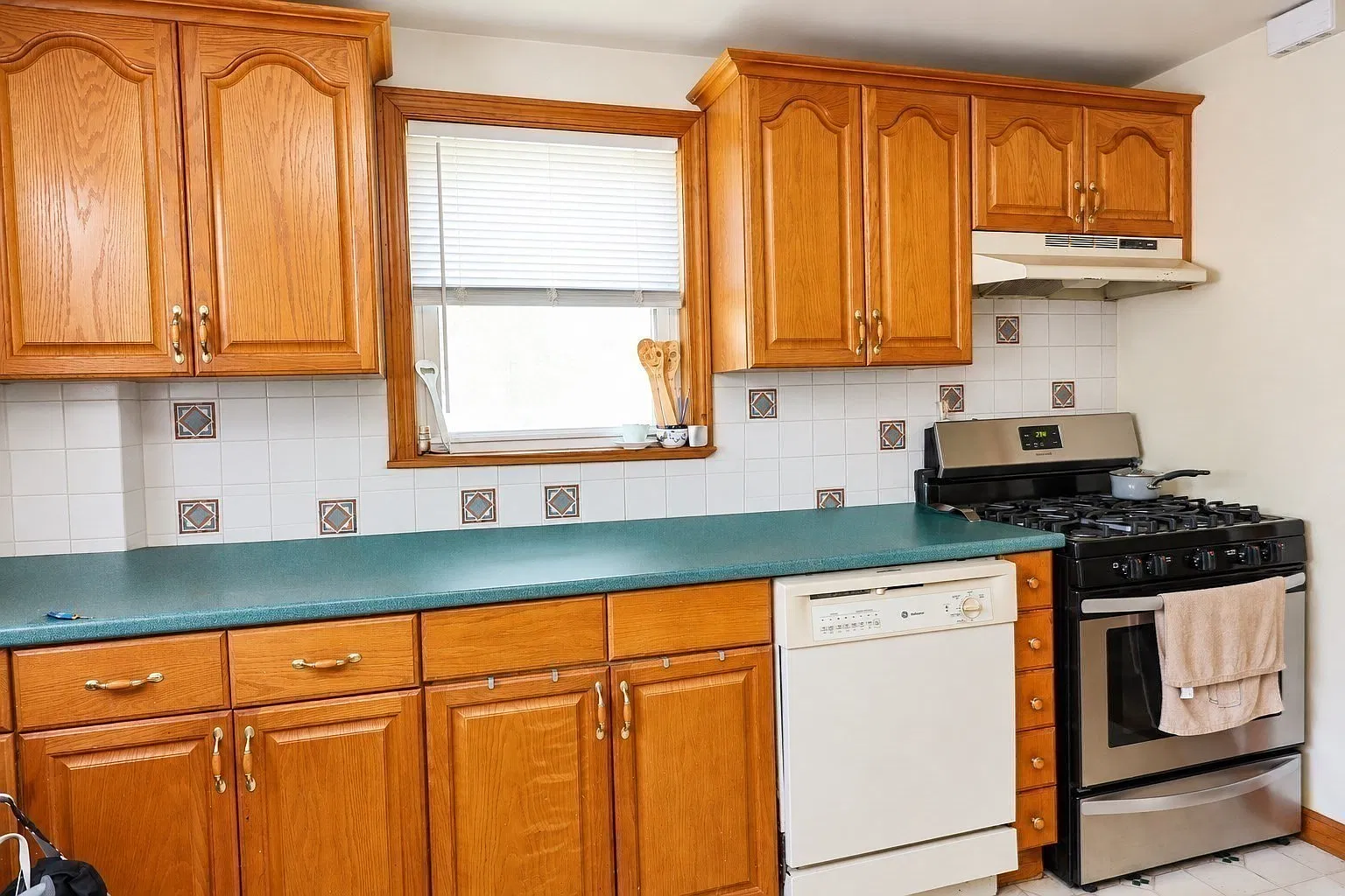 2 bed, 1.0 bath, 900 sqft, $2,300 — Photo 3