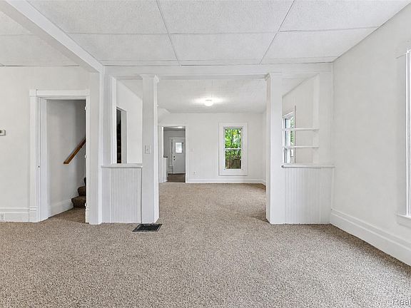 5th image of 614 Church St
