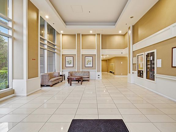 5th image of 6331 Buswell St #303