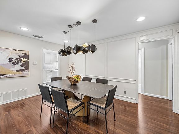 4th image of 2904 Robin Rd