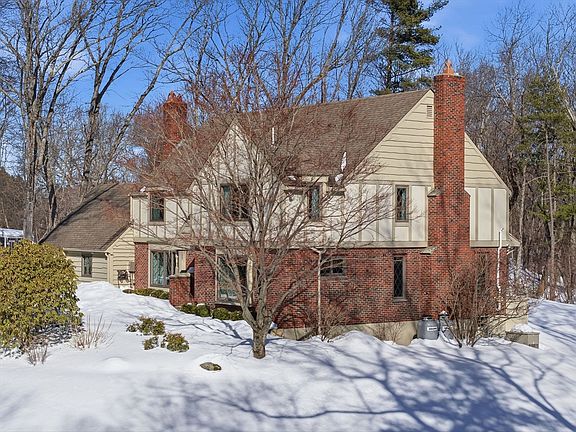 2nd image of 10 Bridle Path