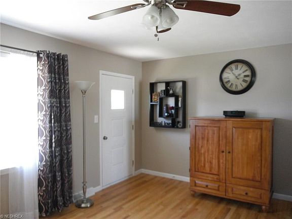 4th image of 9208 Cambridge Dr