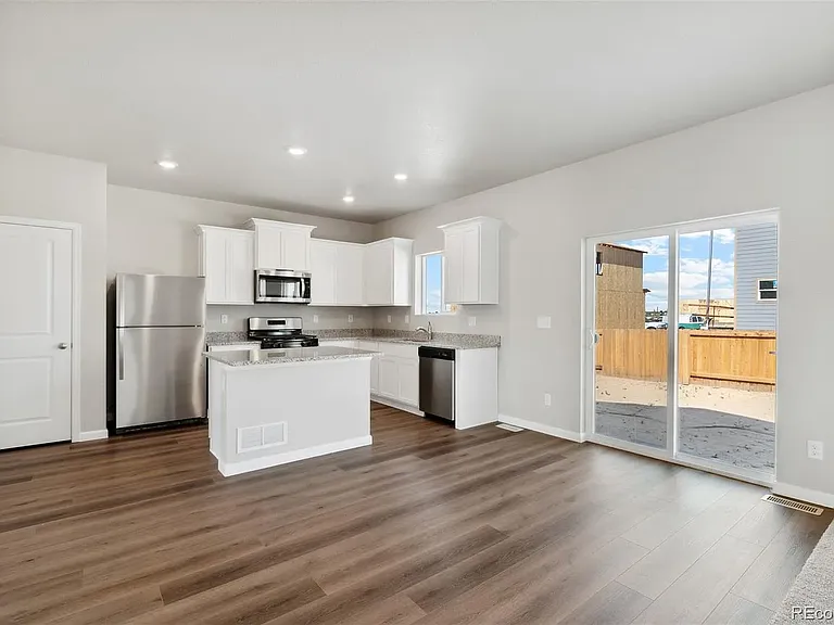 7412 W Big Thompson Cir — Photo 13
