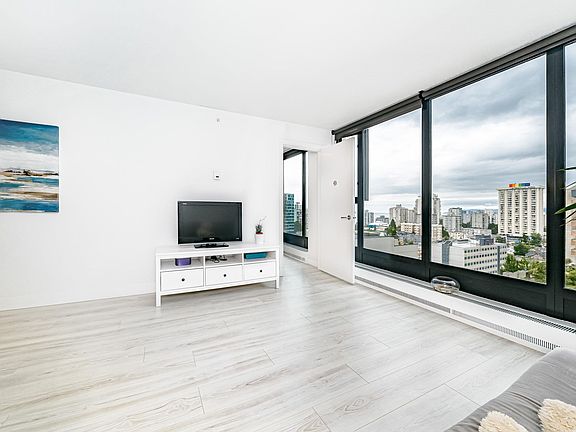 3rd image of 1133 Hornby St #1707
