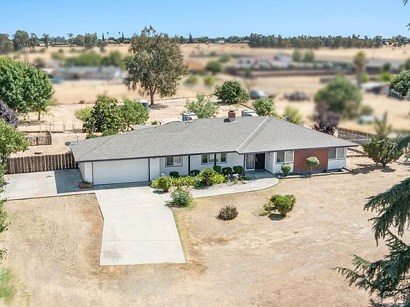 2nd image of 35580 John Albert Drive