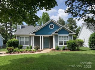 317 Cedarcroft Dr, Mooresville, NC 28115