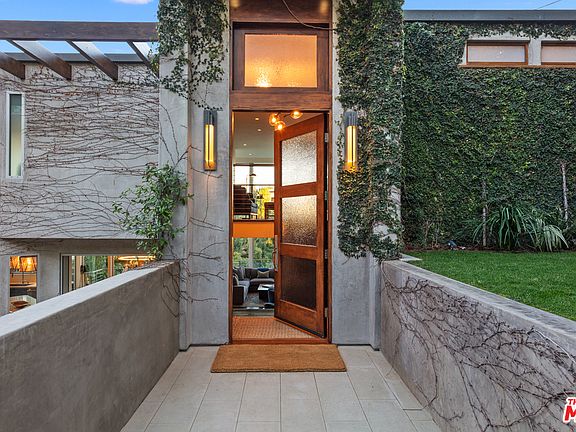 2nd image of 9260 Warbler Way