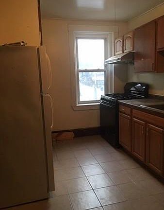 3rd image of 190 W Squantum St #190