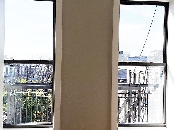 5th image of 212 Wyckoff Ave #3E