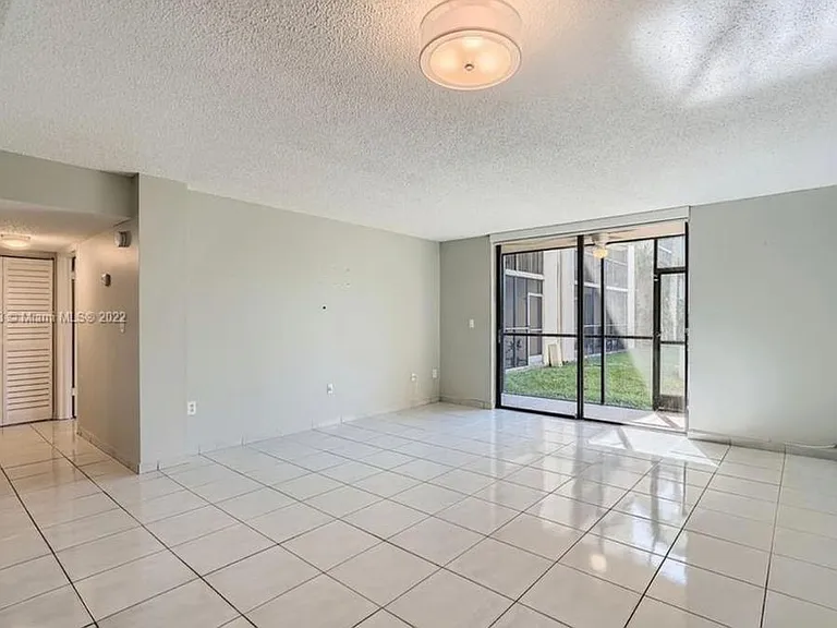 8015 SW 107th Ave #122 — Photo 8