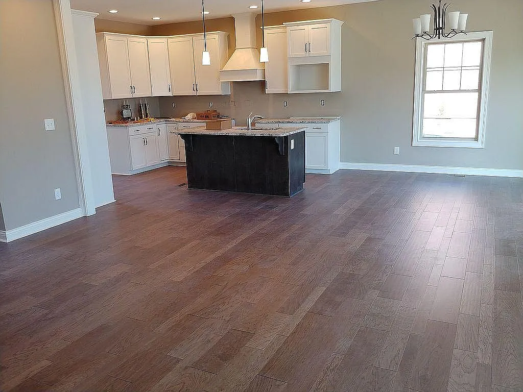 4 bed, 2506 sqft, $2,900 — Photo 4