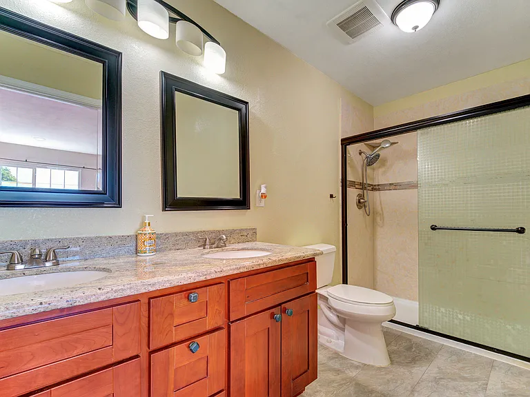 4608 Rochelle Dr — Photo 18