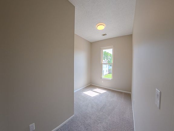 5th image of 301 1/2 S Ohio Ave #1/2