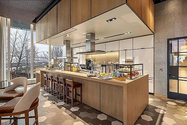 Rented by Gulia Wang, LREB | media 47