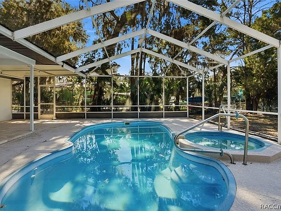 3rd image of 3708 N Hiawatha Ter