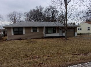 2420 W Olive St, Decatur, IL 62526